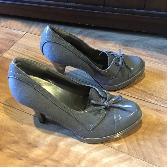 Grey heels - Picture 3 of 7